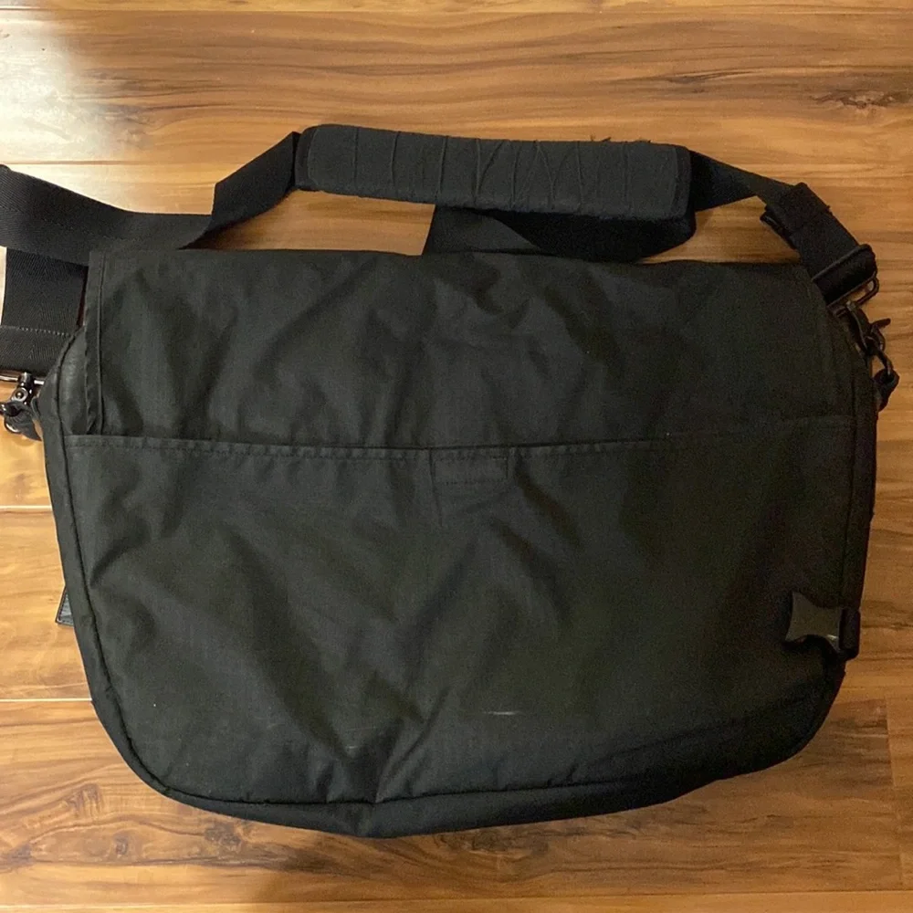 Burton Messenger Bag